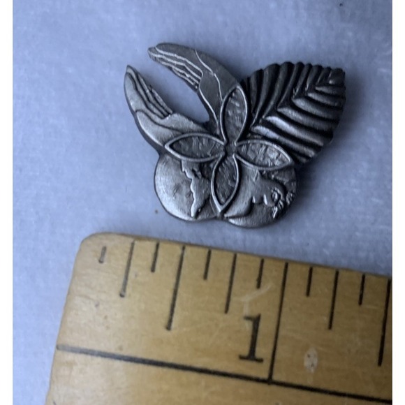 Vintage 925 Sterling Silver Pin/Brooch Pray For Peace - Picture 3 of 3